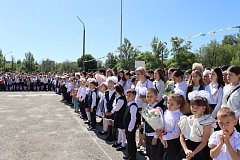 Последний звонок: выпускники школы №12 шагнули во взрослую жизнь