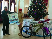 Новогоднее чудо  для лучшего юнармейца:  Александр Бурденюк  получил заслуженный подарок