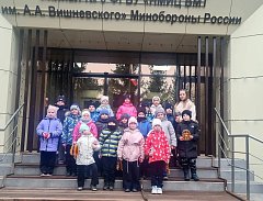 Важные уроки о медицине: для первоклассников прошла экскурсия в госпиталь