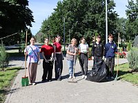 Совместную акцию провели ветераны и школьники в парке "Я-Патриот"