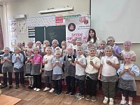Рецепт праздника: первый год обучения 1 «А» класса завершился сладким мастер-классом