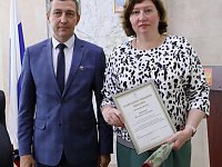 Медиков наградили благодарственными письмами от депутата областной Думы