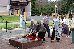Митинг-реквием прошел на площади у Вечного огня в День памяти и скорби