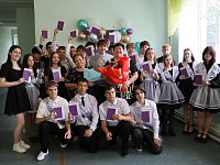 Прощание с детством: Аттестаты в руках, мечты впереди!