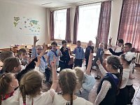 Шиханские первоклассники провели мероприятие по треку "Орленок-лидер"