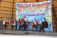 Шиханцы угощались солдатской кашей и наслаждались концертом