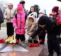 Митинг «Гордимся славою героев» прошел в городе