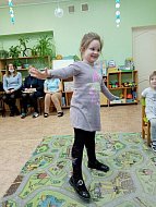 Клоун Бим учит детей общаться в детском саду "Звездочка"