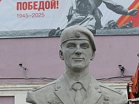 В Шиханах установили бюст Герою России Александру Потапову 