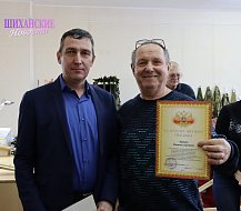 Глава города отметил благодарственными письмами шиханских волонтеров