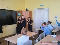 Круглый  стол "Время доверять" прошел в школе