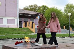 Шиханские юнармейцы возложили цветы и участвовали в акции «Георгиевская лента»