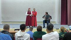 Шиханские школьники выступили с концертом перед военнослужащими