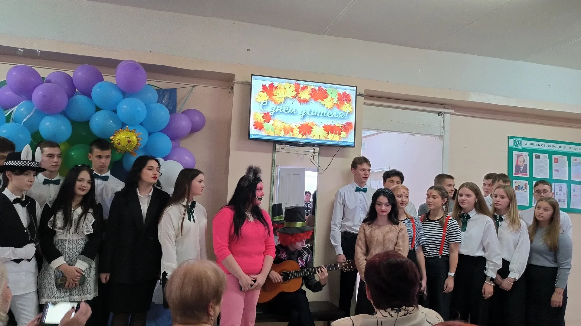 Вб дарит сертификат школьникам