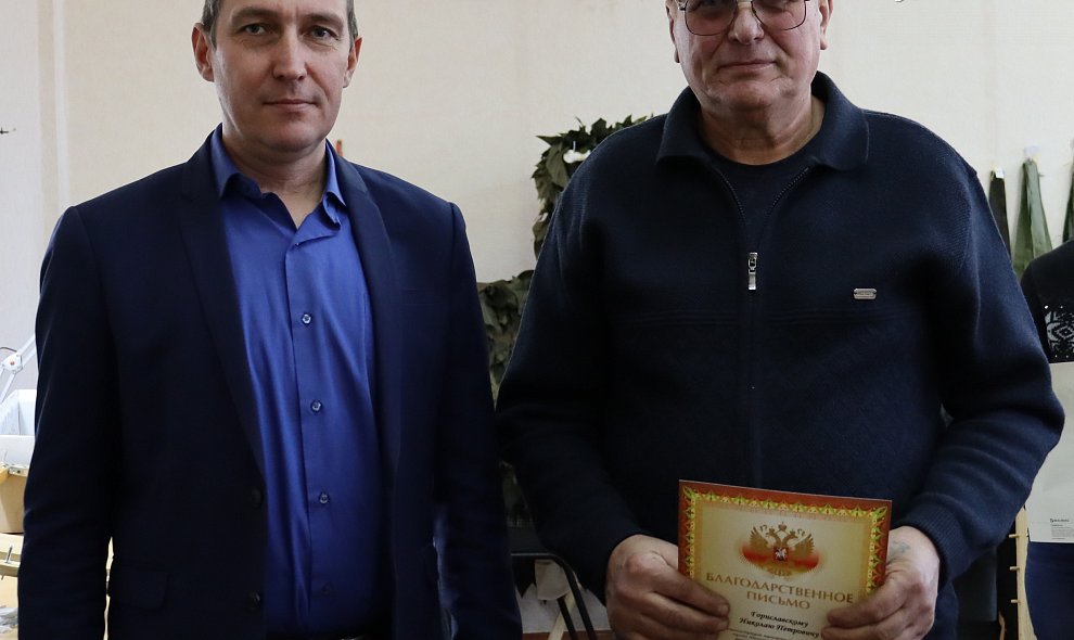 Глава города отметил благодарственными письмами шиханских волонтеров