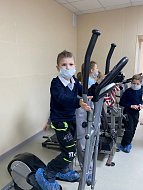 Важные уроки о медицине: для первоклассников прошла экскурсия в госпиталь