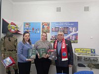 Школьный музей пополнился литературой