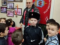 Юные патриоты посетили штаб «Боевого братства»