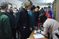 Старшеклассники сдают нормы ГТО по стрельбе