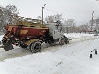 Шиханские городские службы приступили к ликвидации последствий снегопада