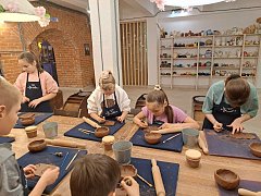 Шиханские школьники посетили мастер-класс в гончарной мастерской