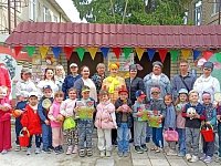В детском саду «Звёздочка» состоялся традиционный спортивный семейный праздник «Наша дружная семья — мама, папа, и конечно я», посвященный Международному Дню семьи