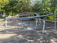 На площади устанавливают малые архитектурный формы