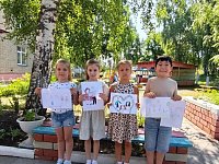 Сердца в единстве: рисунки детей о семье
