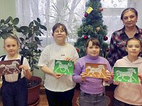 В ДК прошел мастер-класс по искусству превращения ваты в необычную картину