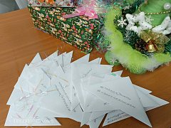 Школьники из 6а подготовили послания для солдат, участвующих в СВО.   Большинство школьников уже давно испытывали потребность выразить признательность военнослужащим, задействованным в специальной военной операции, передать им новогодние поздравления