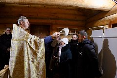 Отец Александр освятил воду на Крещение Господне 