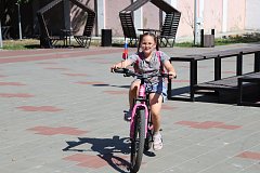 В Шиханах велопробег объединил поколения в преддверии Дня флага