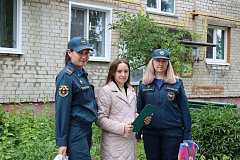 Сотрудники Спецотдела поздравили детей с праздником и напомнили о безопасности