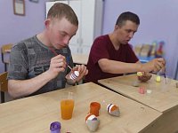 В Шиханском доме-интернате прошли подготовительные  мероприятия, посвящённые Пасхе по созданию поделки в виде «Пасхального дерева»