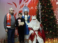 Благотворительная акция «Елка желаний» приносит радость детям