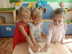 Интересные эксперименты в детском саду