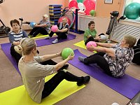 Нацпроект "Активное долголетие": занятия адаптивной физкультурой помогают пенсионерам наполнить жизнь радостью движения