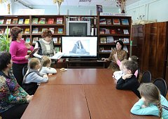 В шиханской библиотеке ДК "Корунд" прошла акция "Читаем о блокаде"