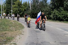 В Шиханах велопробег объединил поколения в преддверии Дня флага