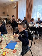 Второклассники изготовили поздравительные открытки для участников СВО 