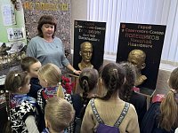 Шиханские школьники побывали на экскурсии в комнате Боевой Славы